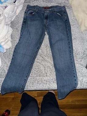 Levi's Women's Medium Wash Straight-Leg Jeans